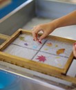 日本の伝統的な手漉き和紙の物語